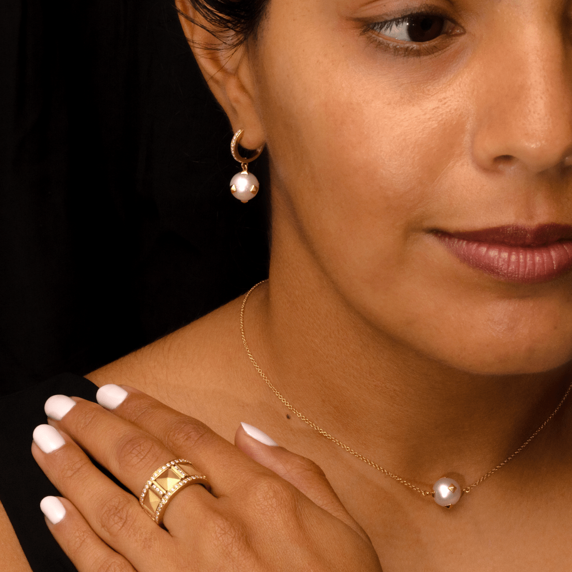 18Kt Yellow Gold Fresh Water Pearl Earrings - Chris Correia