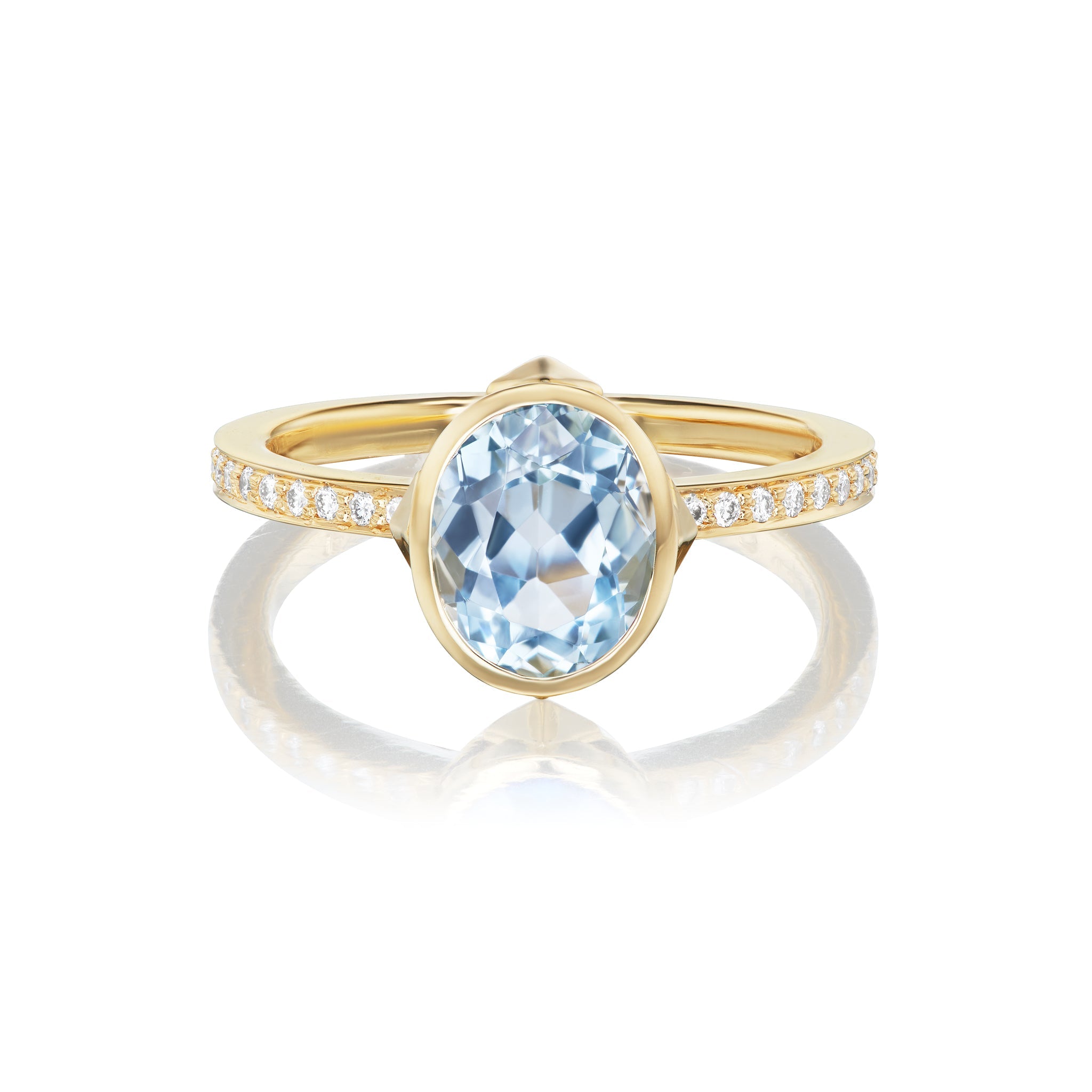 18Kt Yellow Gold Oval Aquamarine Ring - Chris Correia