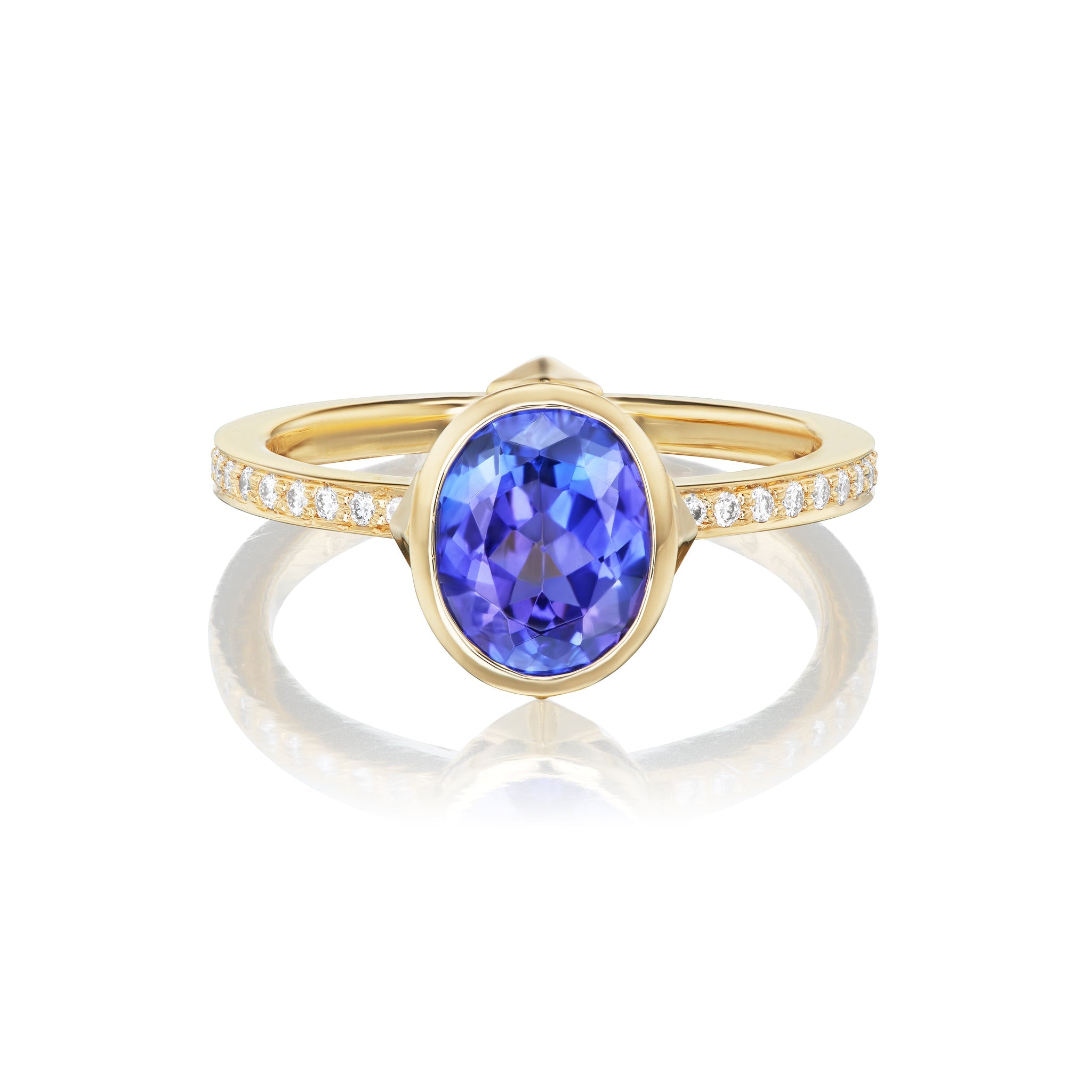 18Kt Yellow Gold Oval Tanzanite Ring - Chris Correia